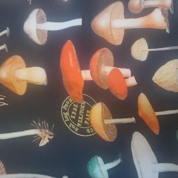 Men's Vibrant Mushroom Print Casual Shirt - Picture 3 of 4